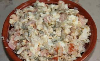 Салат из печени трески консервированной—9 очень вкусных рецептов Что надо в салат треска из печени